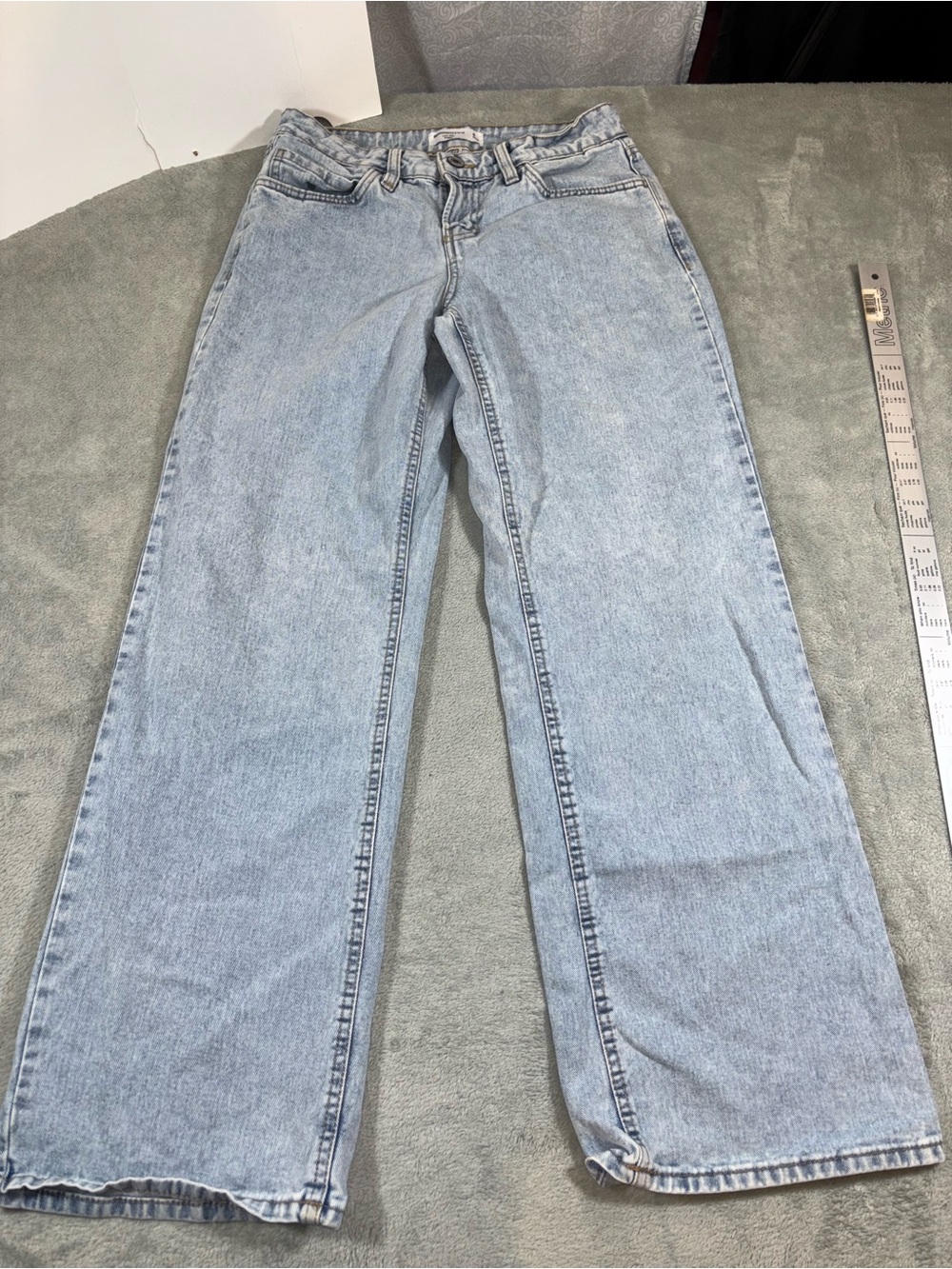 Light Wash Low Rise BaggyWide Leg Jeans Size 0  25W